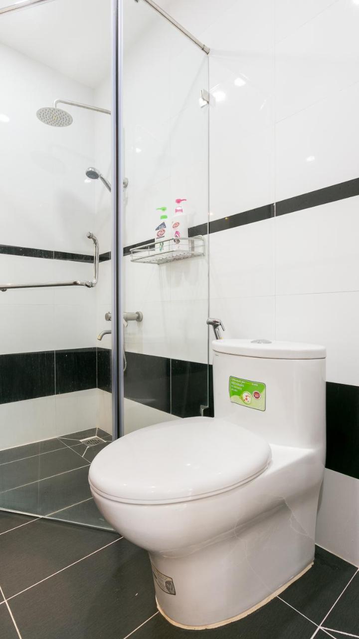 Oyo 122 Vela Apartment Хошимин Экстерьер фото